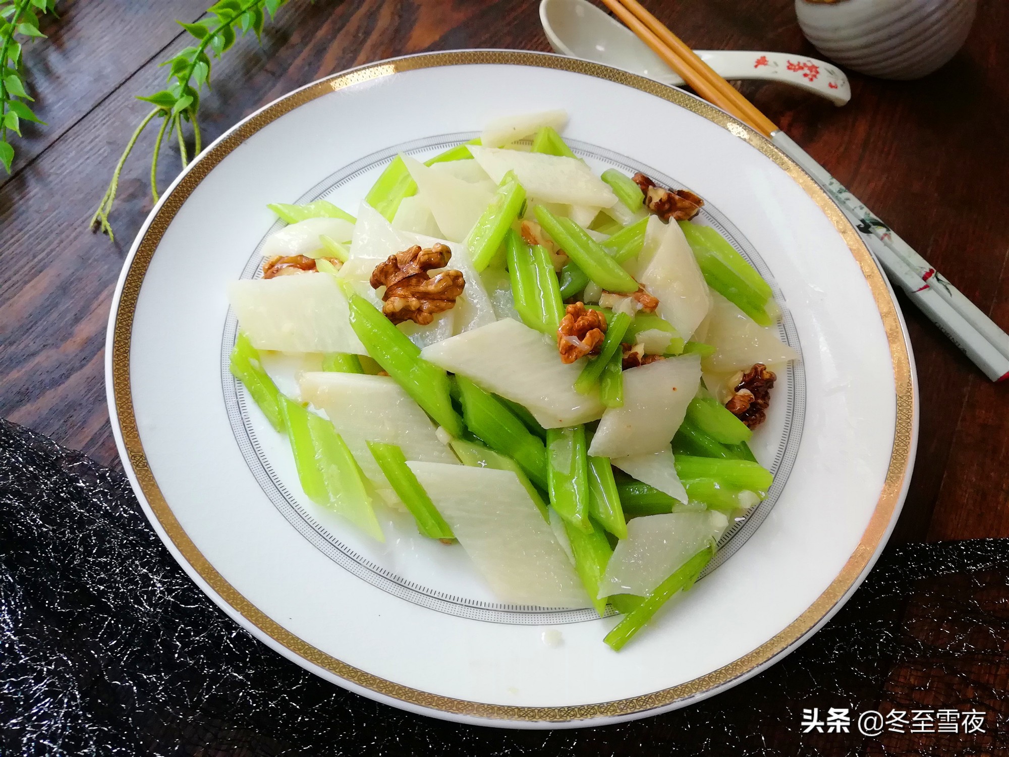 清肠通便的蔬菜水果有哪些,美食分享多吃这些菜节后不长肉