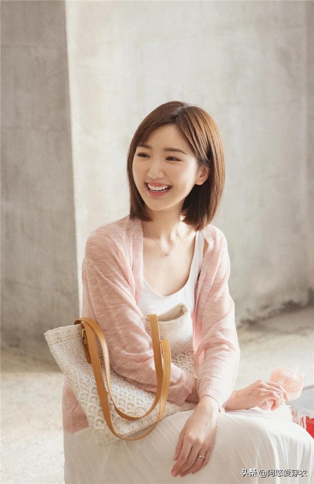 2018年流行的中年妈妈短发发型,中年女士头发少剪哪种短发好看