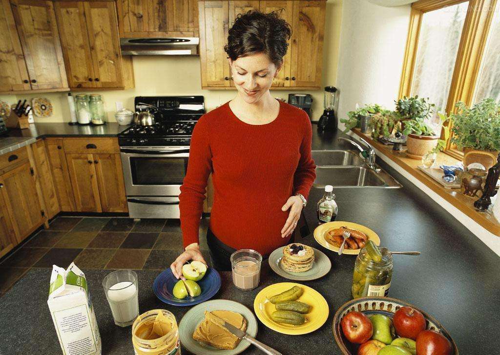 深海鱼油孕妇吃会对胎儿提高智力,孕妇吃鱼油降低哮喘风险吗