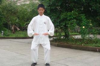 练拳只练一招,练拳不练功到老一场空