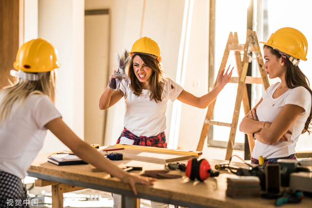 拖欠工资不交社保起诉要哪些材料,公司拖欠工资老板联系不上怎么办