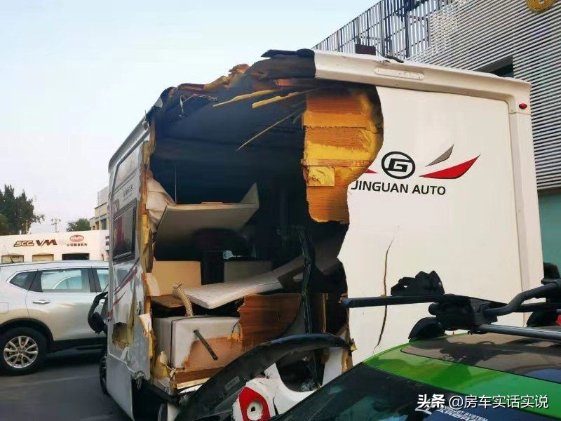 房车三明治板测试,房车分体式箱体与一体式箱体区别