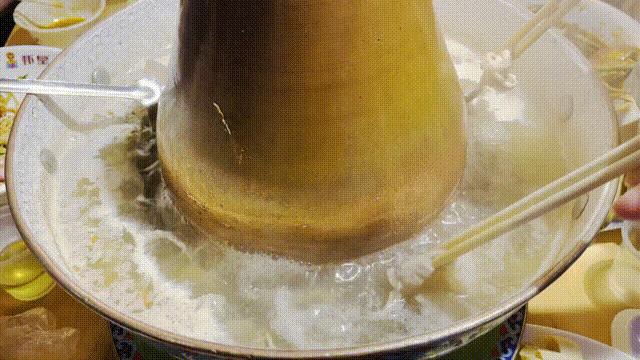 武汉吃烤全羊680元一只,沌口江湖烤全羊