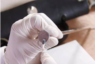 几千块买二手大牌包,几百块钱买的金表掉色吗