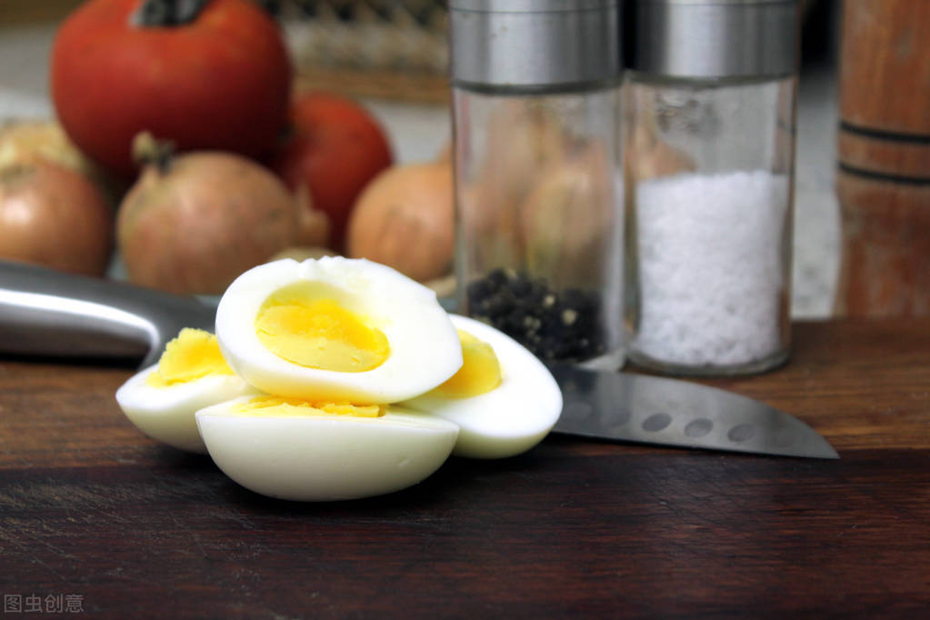 白水煮蛋蛋壳不破的诀窍,白水煮蛋怎么才能不破壳