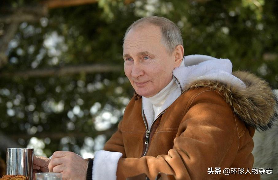 普京给自己涨工资,普京晒工资