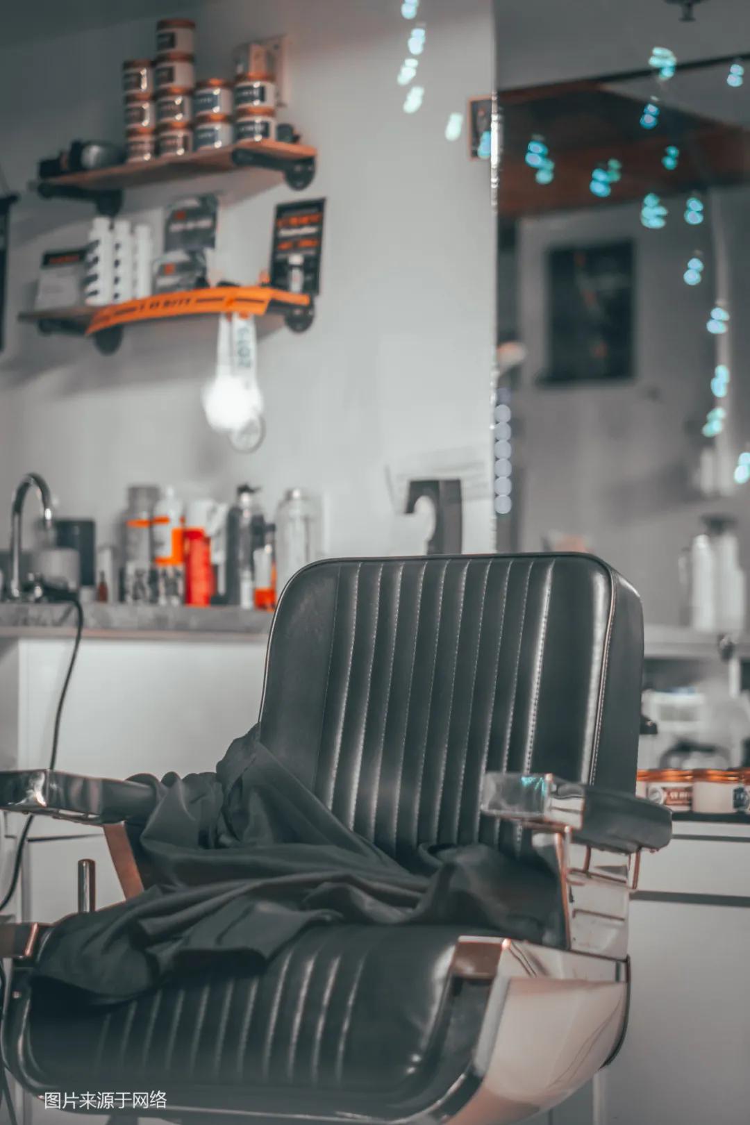 理发镜与理发椅的距离,理发店的理发椅子位置有区别么