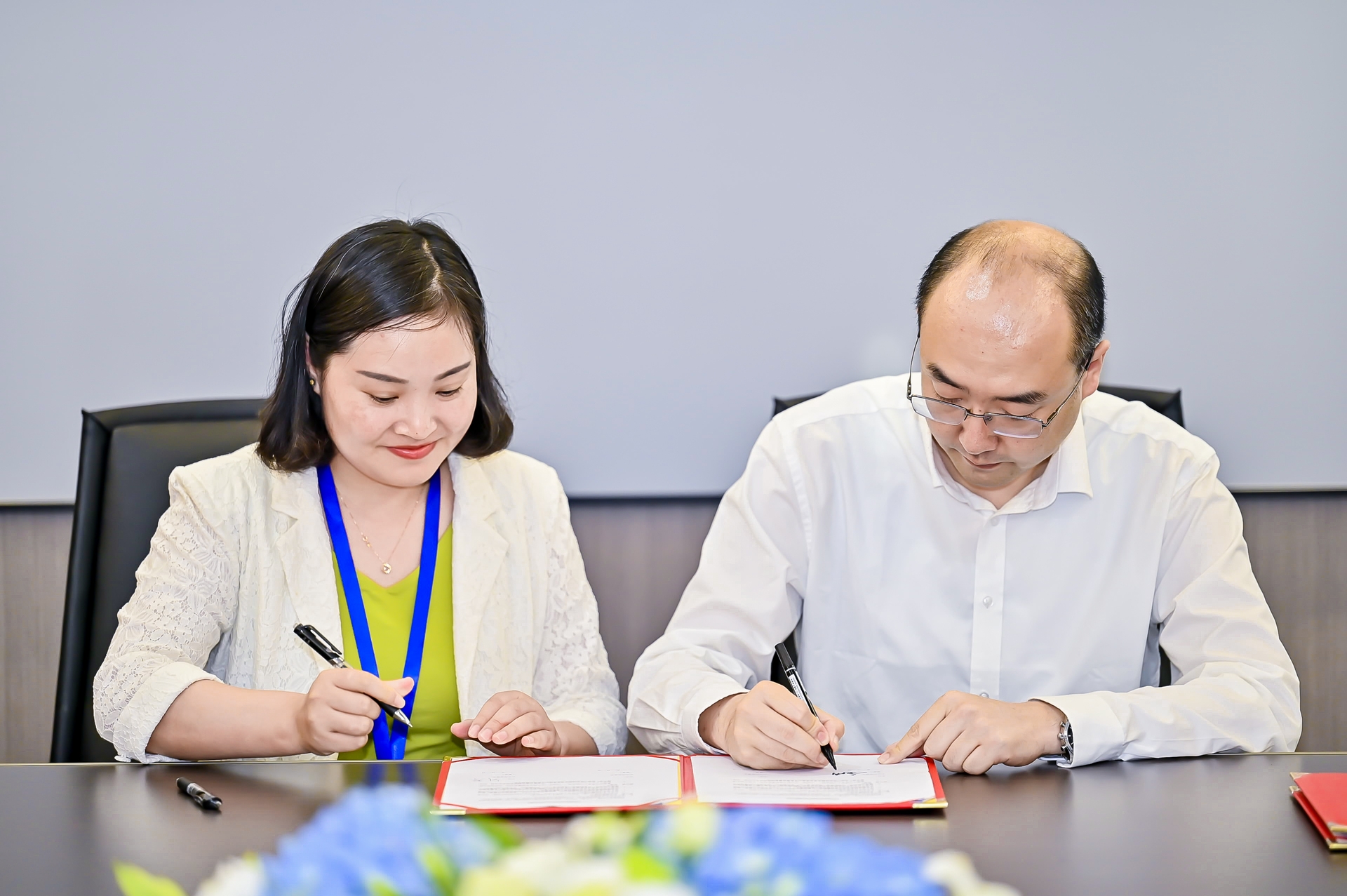 千万级“抢人大战”，龙记的布局你看懂了么？