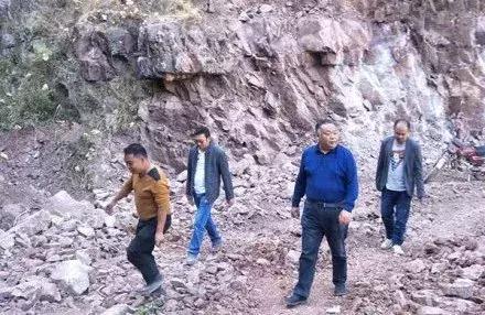 干部35岁满头白发,38岁白发特别多