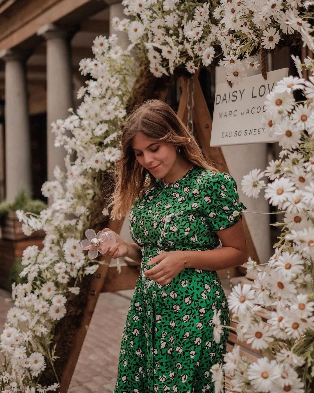 大胸妹子再也不用害怕夏天了，这份指南请收好