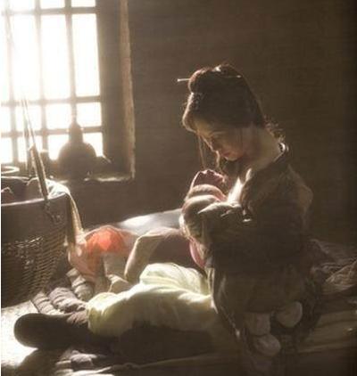 母乳宝宝特别爱喝水怎么回事,宝宝为什么喝母乳就睡了