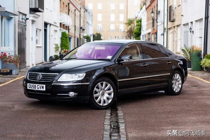 辉腾w12香港牌,辉腾w12标志