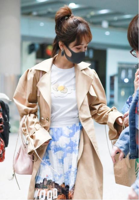 杨紫最新造型同款穿搭,杨紫最近的穿搭还真是进步神速