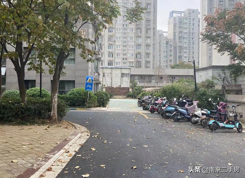 扎心！毗邻地铁，却房价垫底，业主吐槽：户型太奇葩