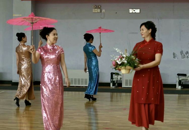 百合艺术团舞蹈视频,百合镇舞蹈队表演视频