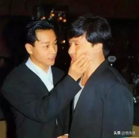 霍金年轻时照片有多帅,霍金21岁时的照片