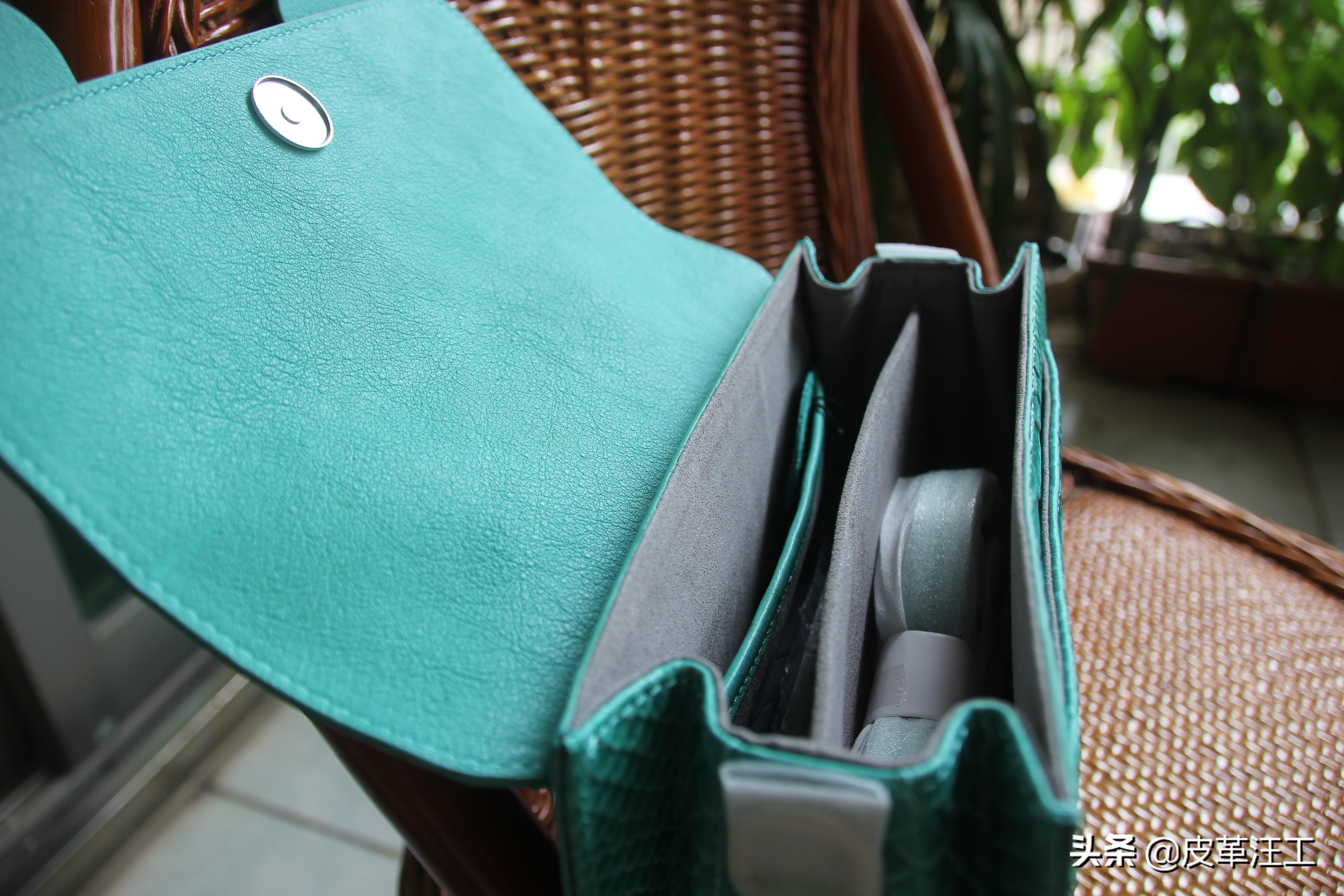 秋冬新款头层牛皮真皮女包图片,真皮女包100%牛皮法式复古风