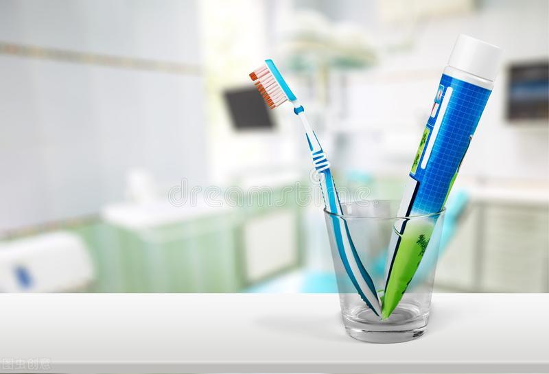 牙齿变黄变黑怎么处理,牙齿变黄变黑的原因及改善方法