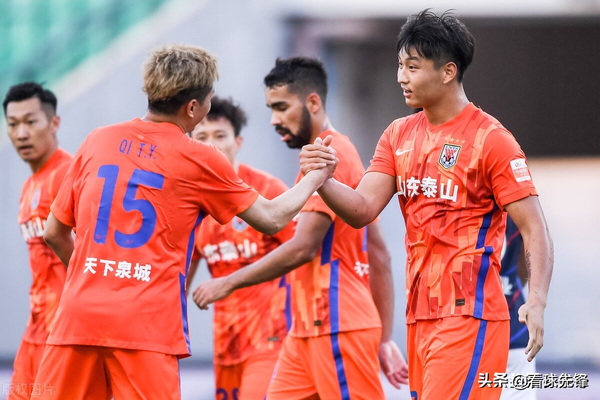 恒大新球场遭吐槽,恒大球队被观众吐槽