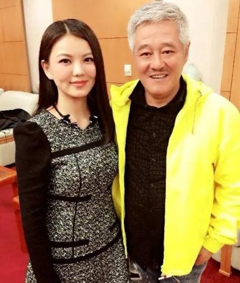 女霸总和穷小子的爱情,女霸总爱上穷小伙的爱情