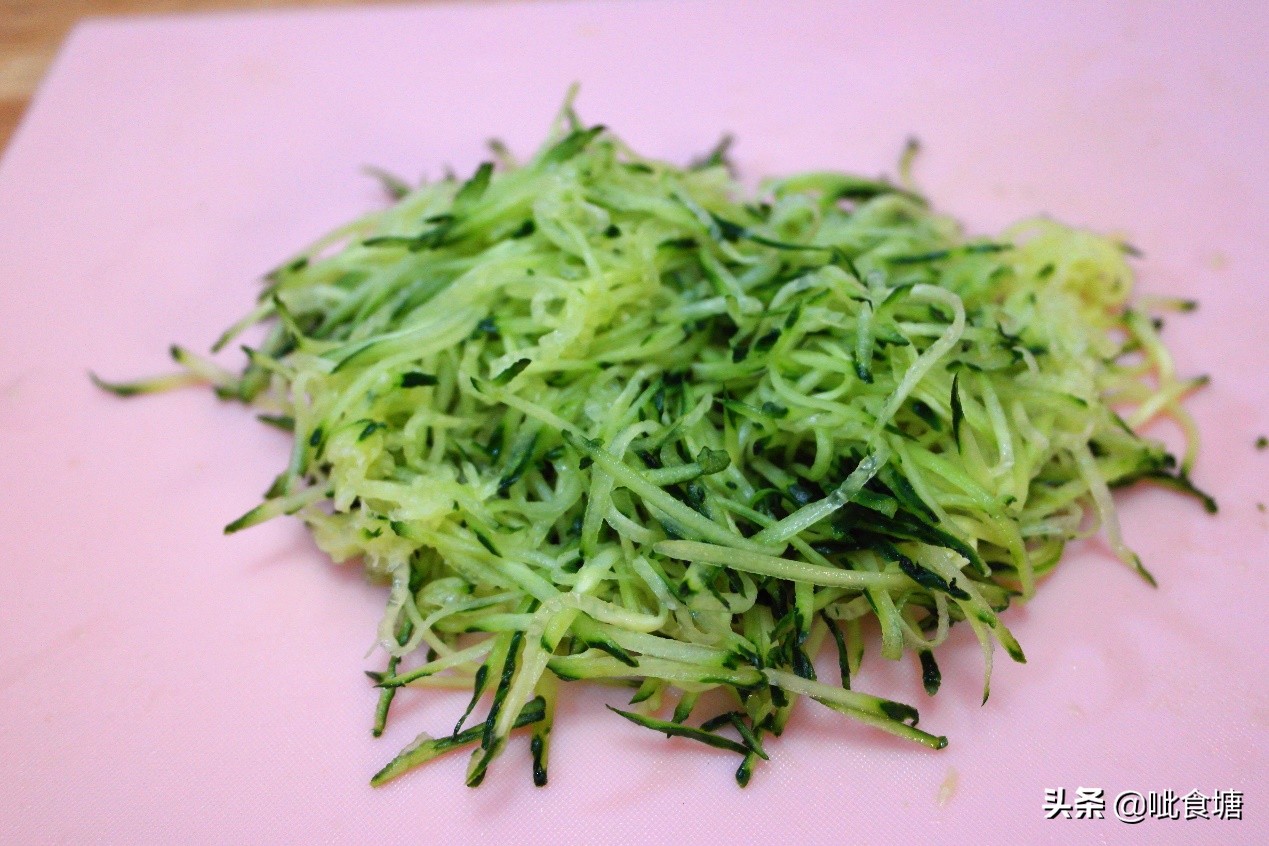 凉拌变蛋有腥臭味？加上这1步，好吃不臭，一吃就上瘾，超级下饭