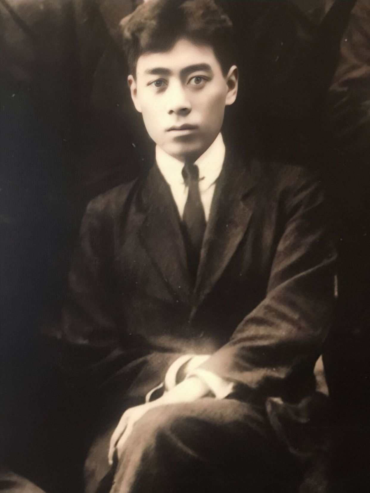 周总理45年前的5款发型告诉我们：“潮流下次轮回，你也难追上”