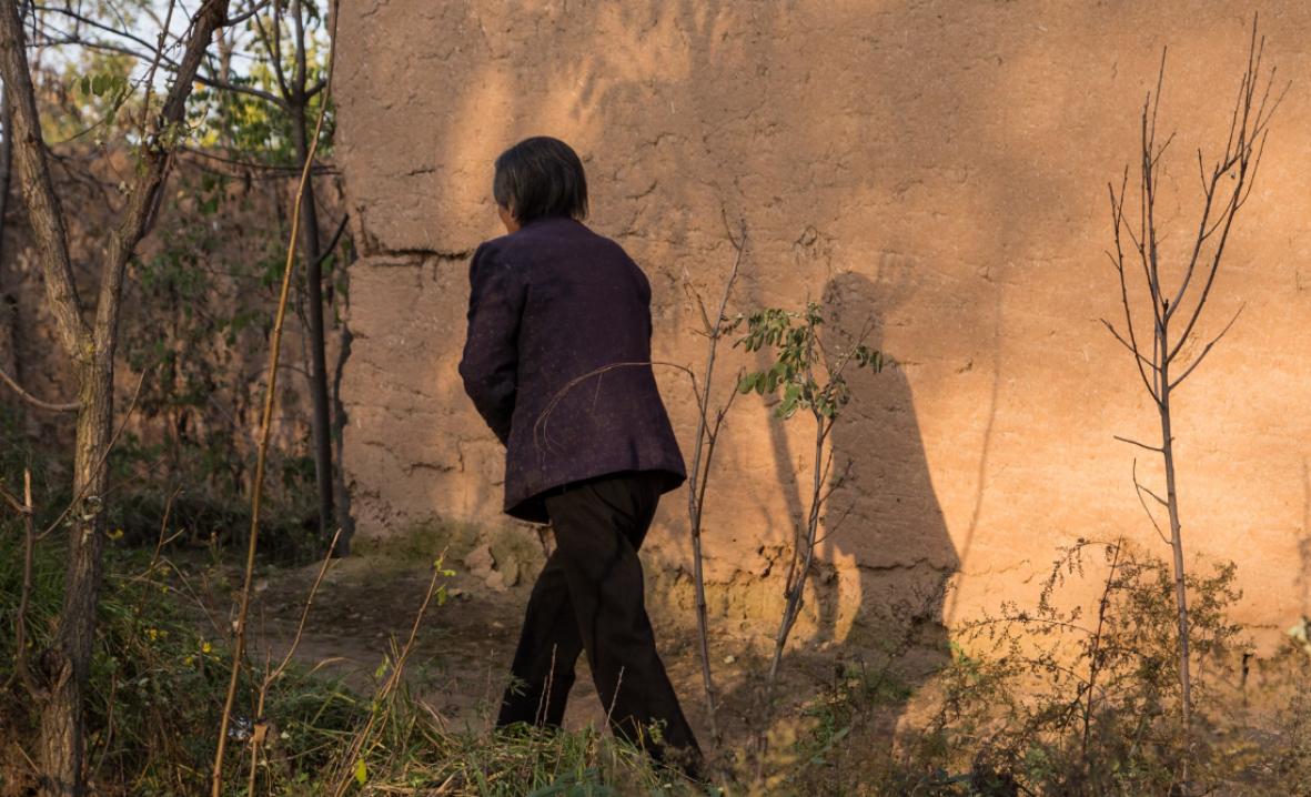 农村老人总是仇视照顾自己的子女，“孝不如顺，远香近臭”