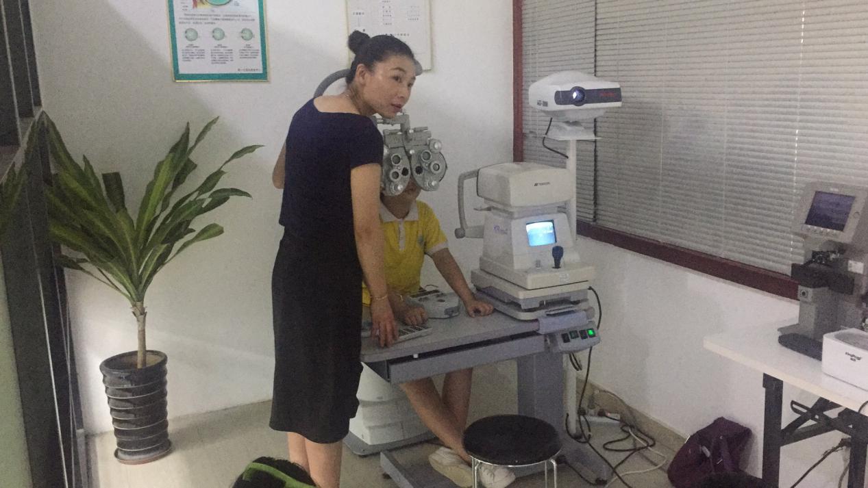 热烈恭贺眼一生湖北宜都加盟商顺利毕业啦！