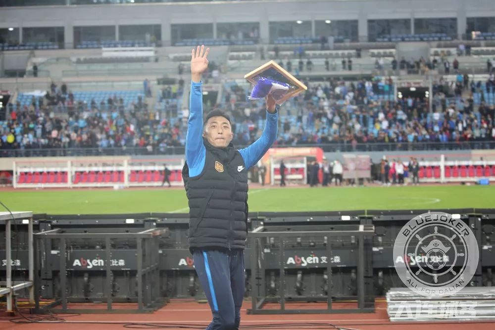 杨博宇大连谢场,江苏苏宁球员杨博宇