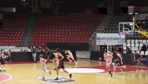 16岁中国后卫,16岁中国小将在意大利打球