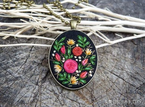 刺绣装饰项链,超级简单又可爱的刺绣教程