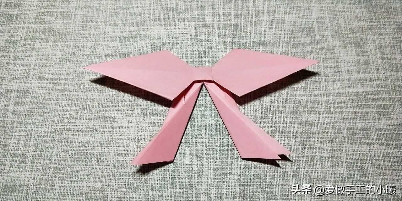 蝴蝶结折纸怎样贴在贺卡上好看,折纸简单又漂亮的蝴蝶结收纳盒