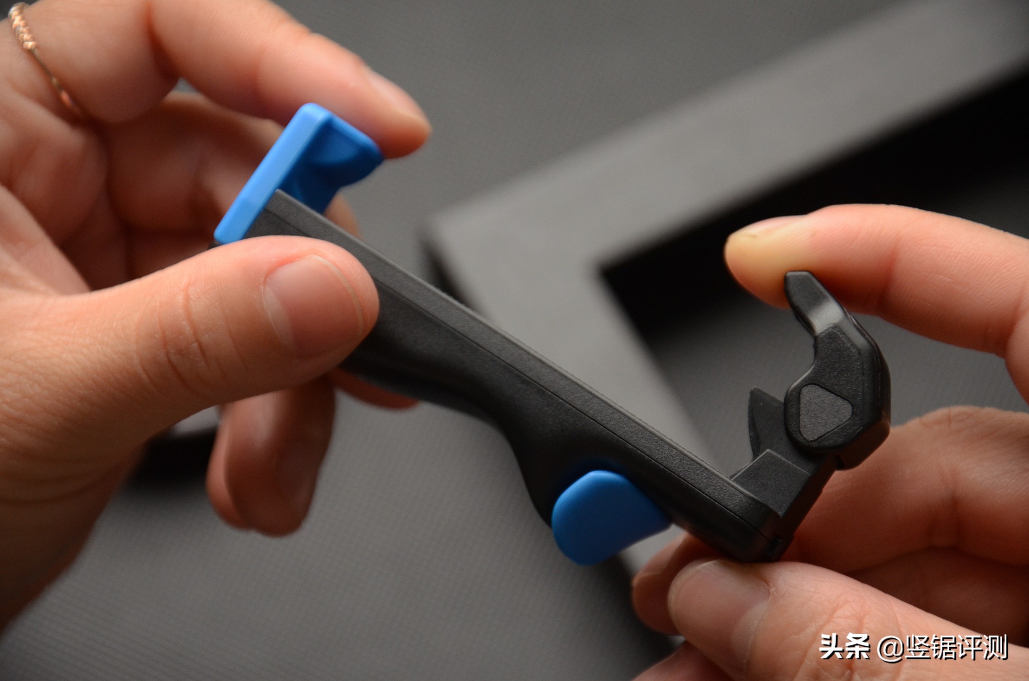 飞智影刺二代ios,玩游戏操作不灵