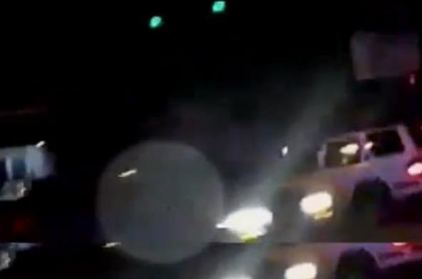 坐车不系安全带小孩子飞出去,大巴小孩没系安全带被甩出视频