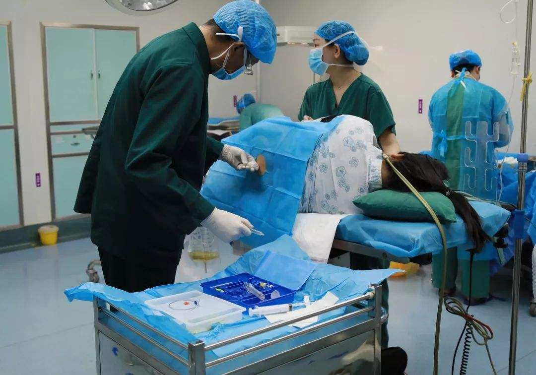 剖腹产的感受,我的剖腹产真实感受