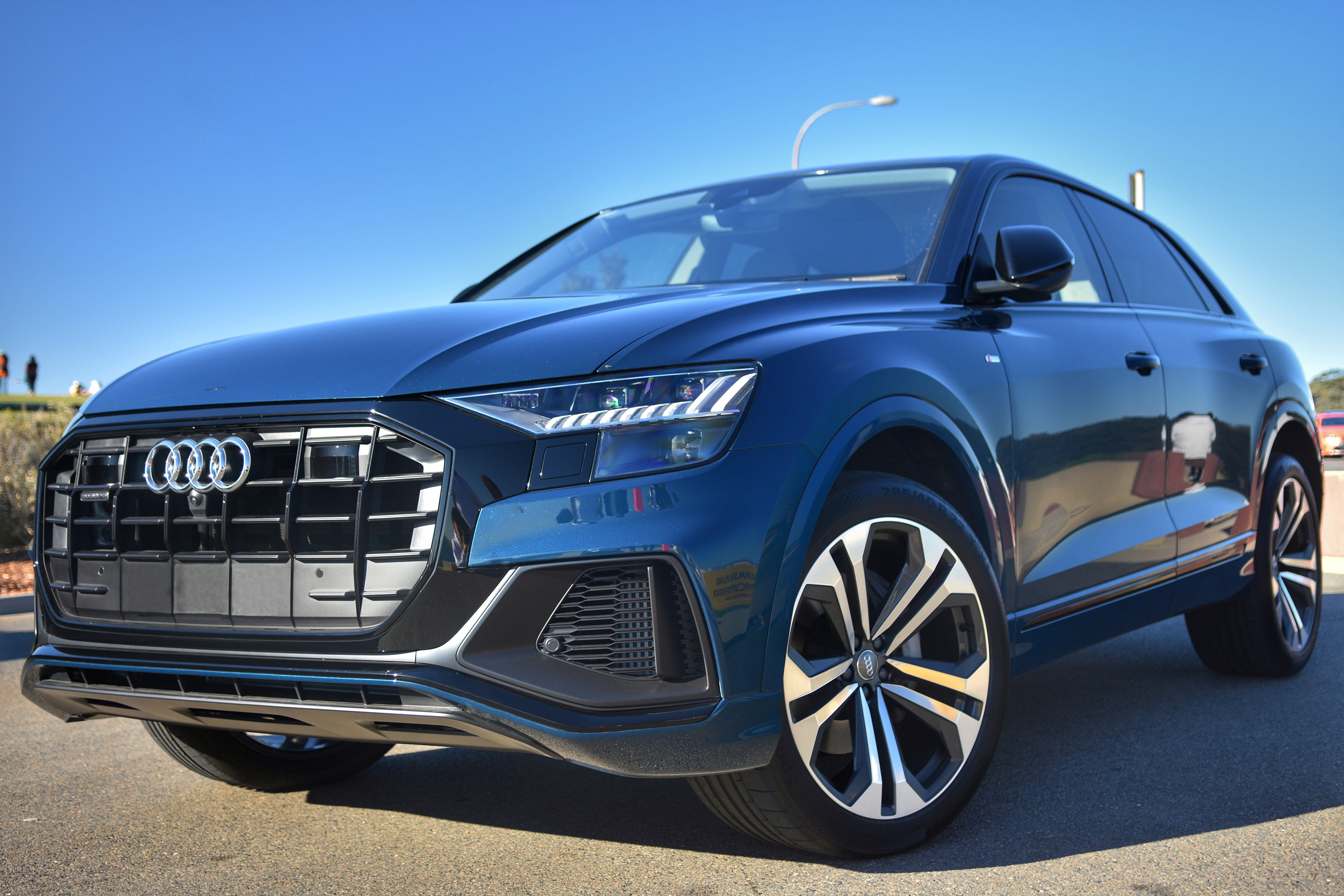 奥迪q8名场面,奥迪q855tfsi价格多少钱