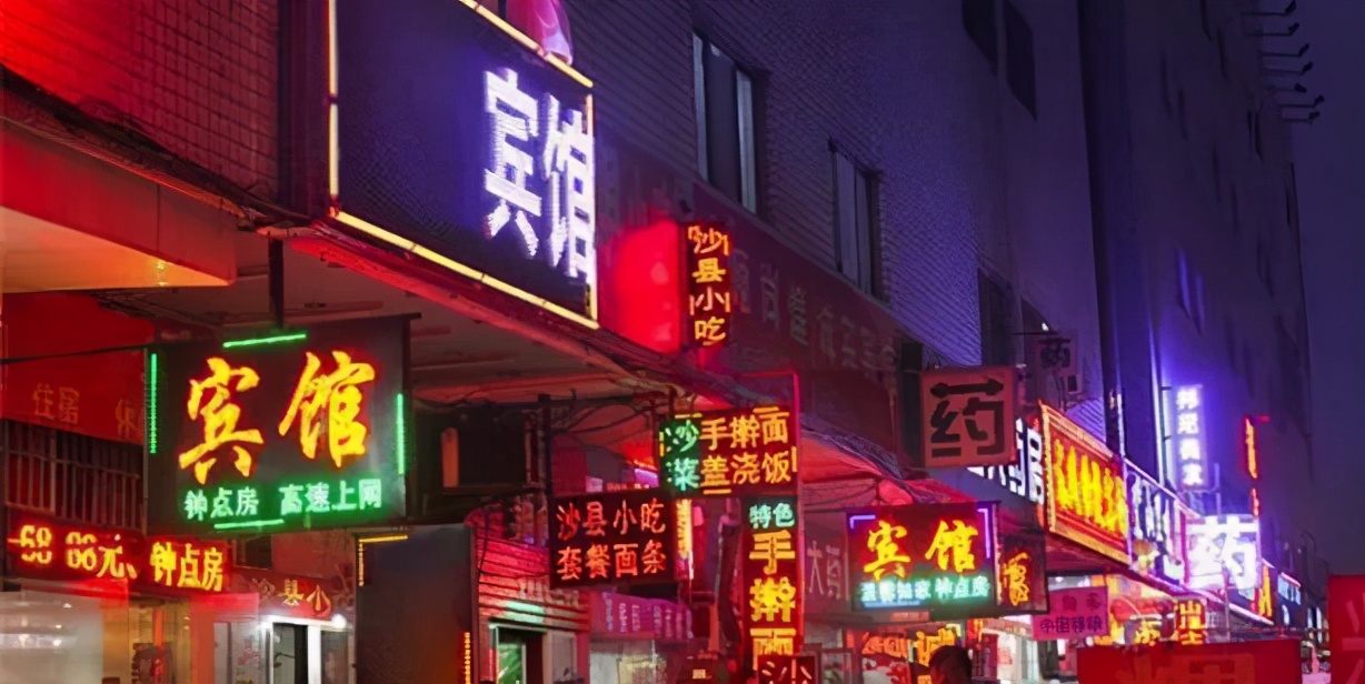 面对一群小混混该如何应对,面对敲诈的人该怎么说