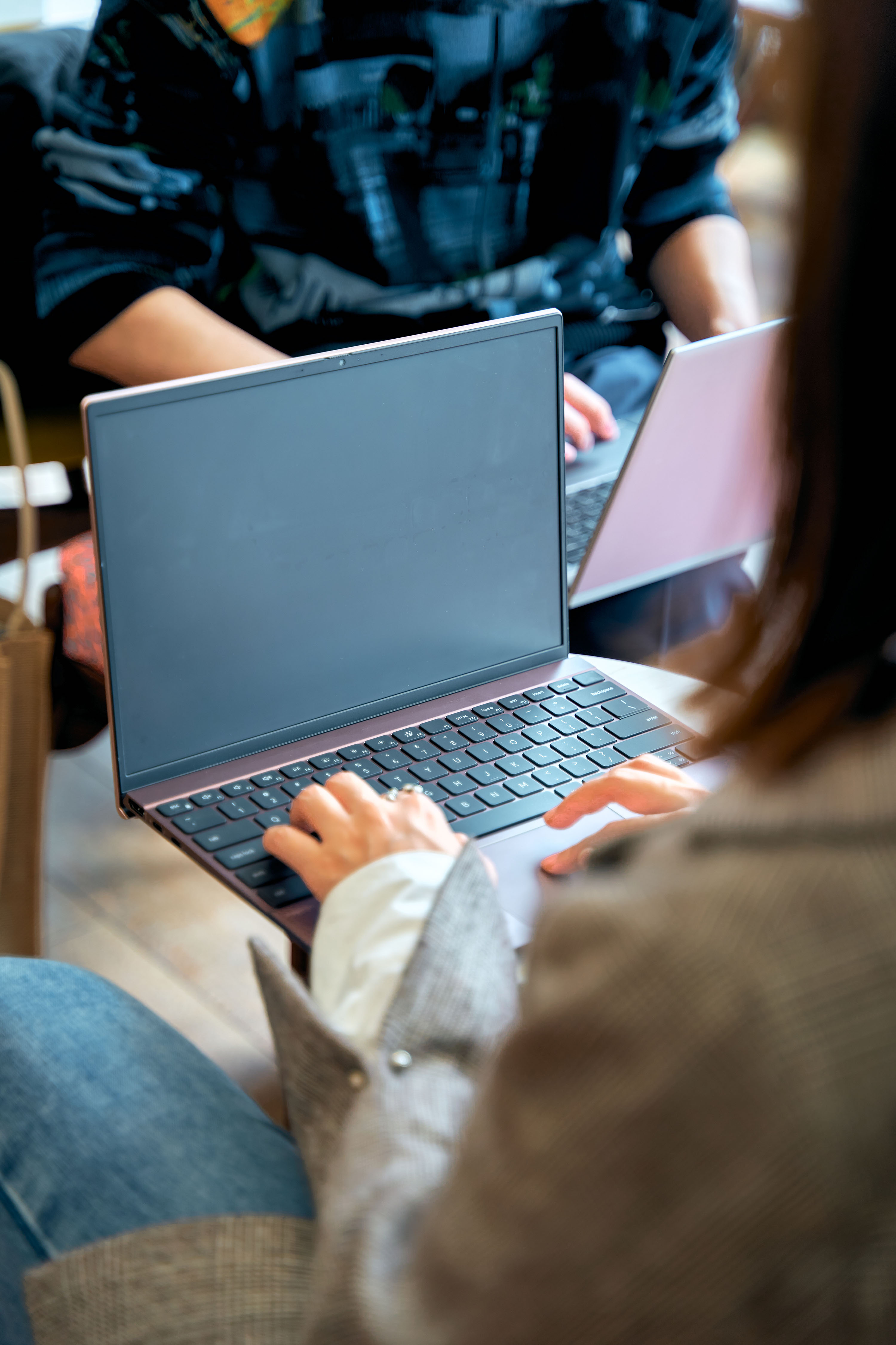 戴尔灵越13pro对比macbookair,戴尔灵越13proi3处理器