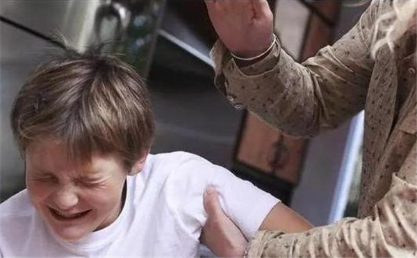 5岁孩子肾衰竭父母得知后悔不已,儿子肾衰竭妈妈选择保守治疗