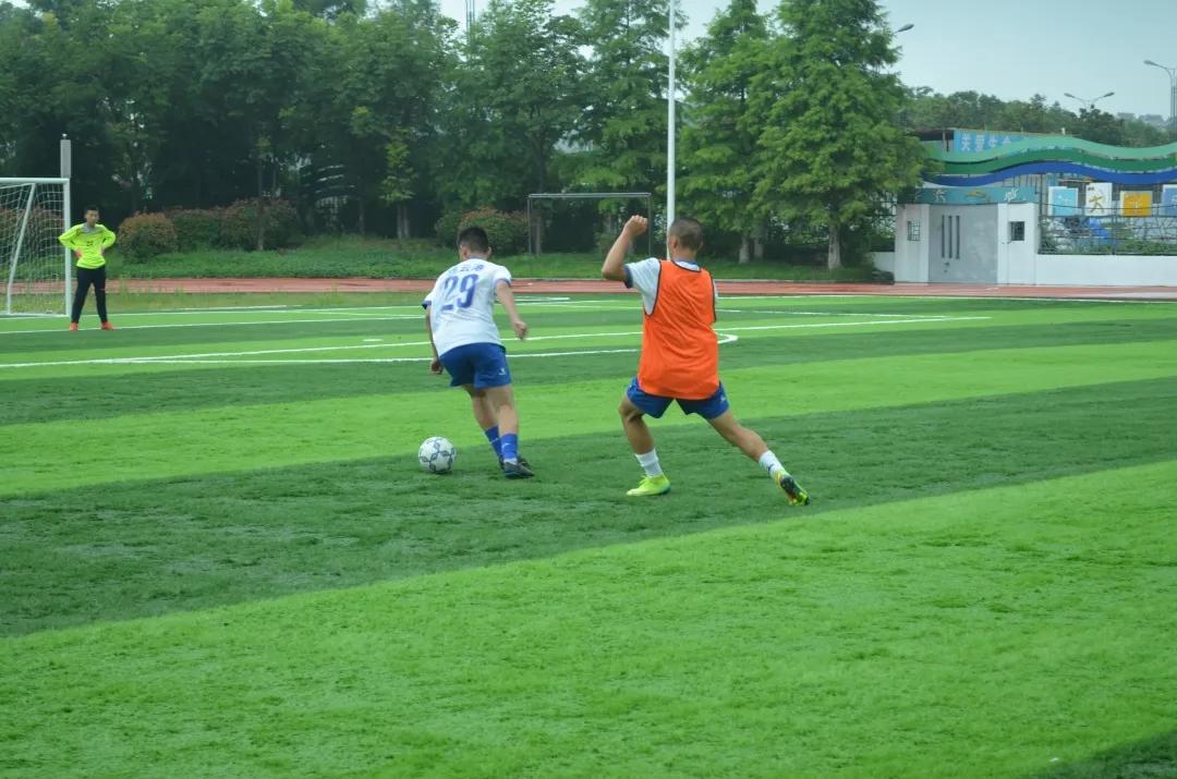 连云港初中封闭式训练营,连云港成人足球训练营招生报名