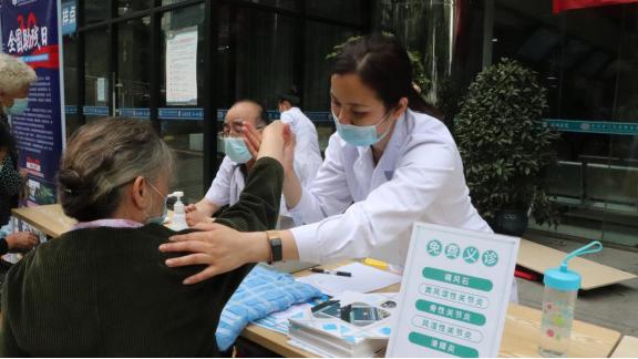 给残疾人捐赠轮椅,捐赠轮椅100个