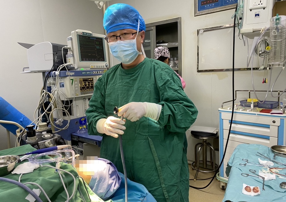 护士治疗打嗝,患者主诉疼痛时护士应该怎么做