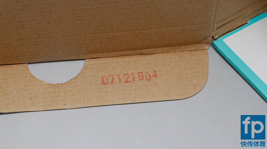 aj11whitebred开箱,aj11bred简版