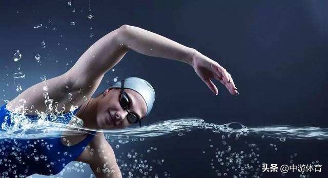 自由泳换气怎么让身体重心前移,游自由泳换气的方法和技巧