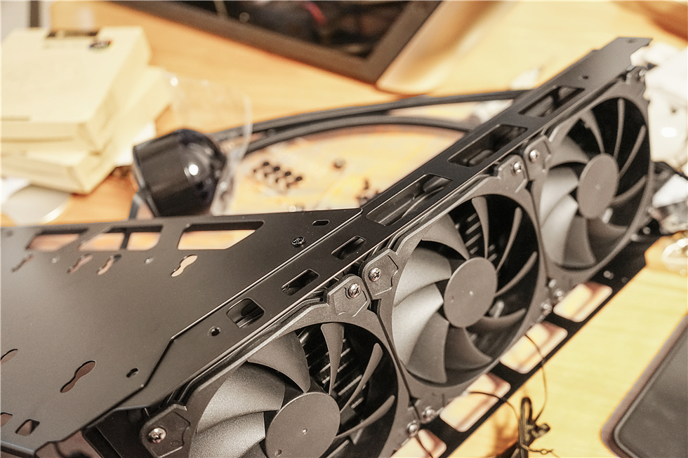 amd3600x和i710400f,amd3600x配微星b450适合什么系统