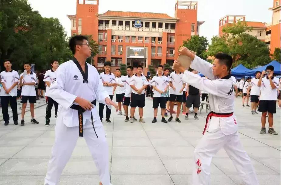 国际学校校园社团,国际学校的社团