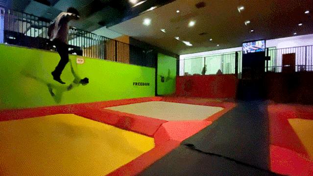 蹦床乐园乐动魔鬼滑梯,室内蹦床滑梯游乐场