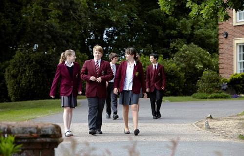 高中英国留学有什么好处,高中生英国留学怎么样