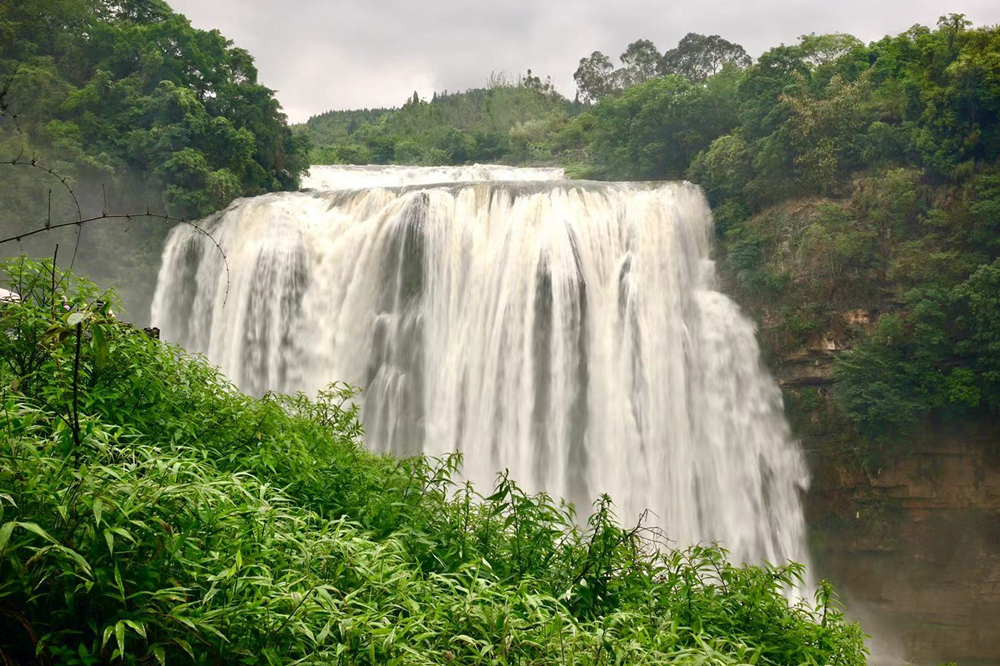 奇观天下｜丰水期的黄果树瀑布令人震撼