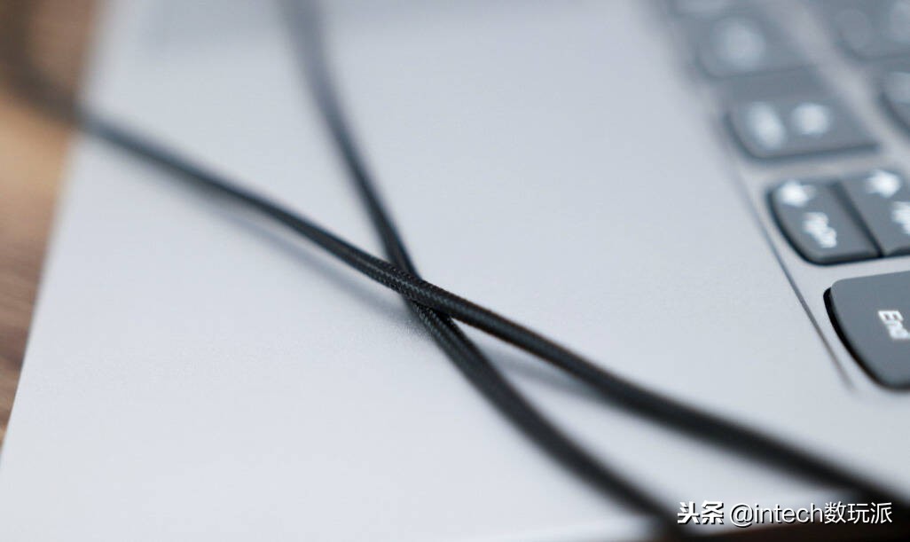 复古造型的耳机,造型比较好看的耳机